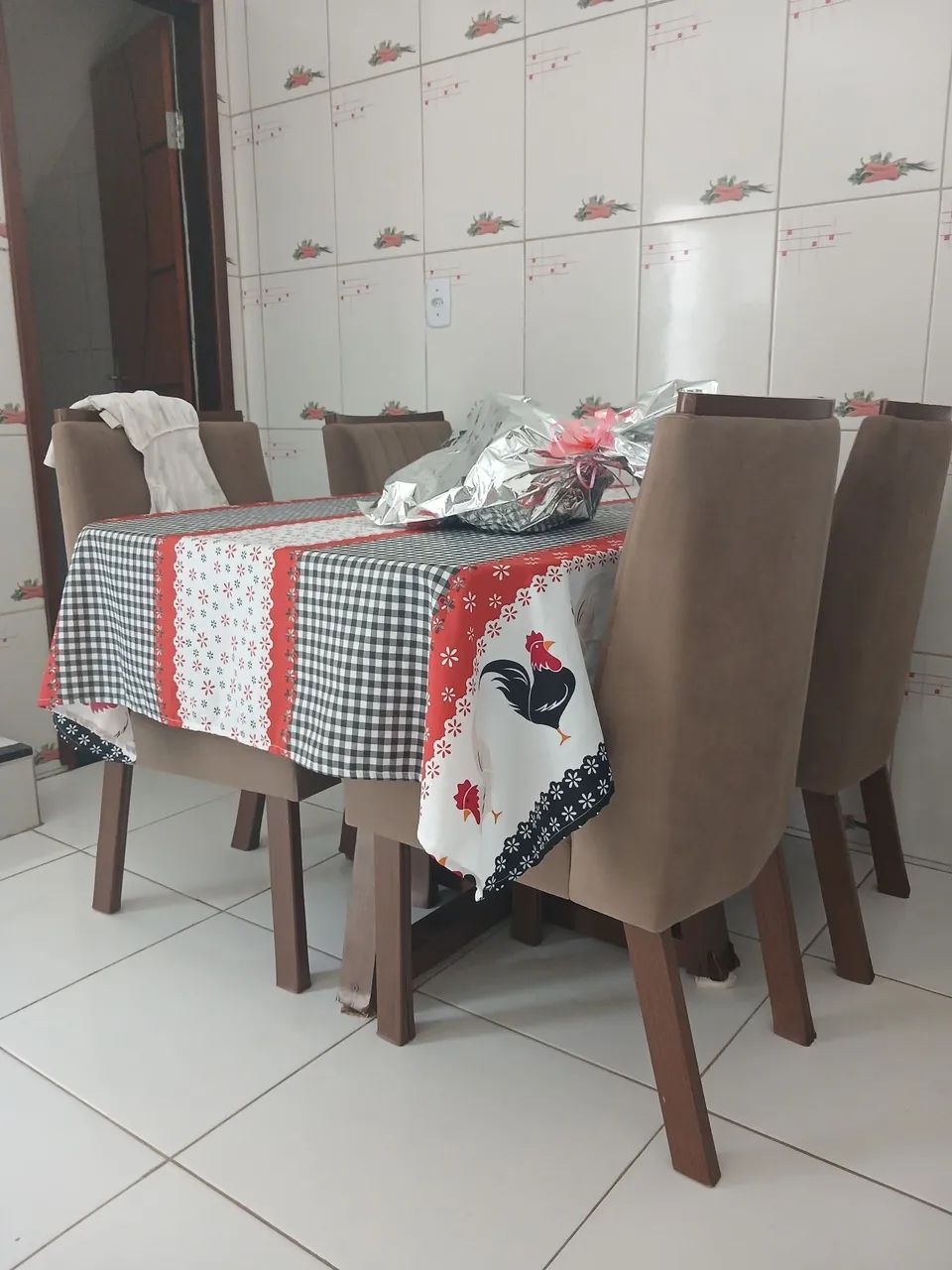 Mesa e cadeiras  - Foto 4