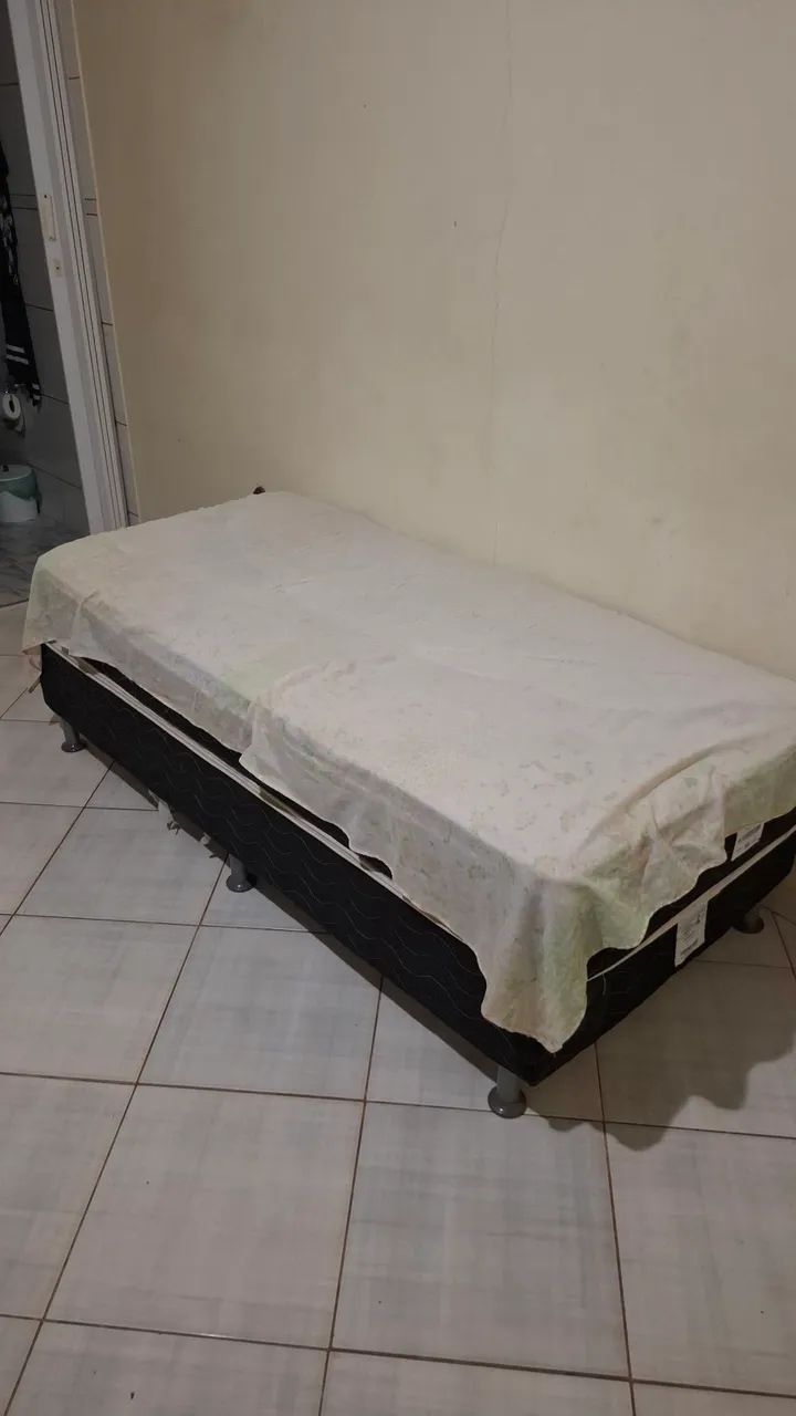 Cama de solteiro completa  colchão + base