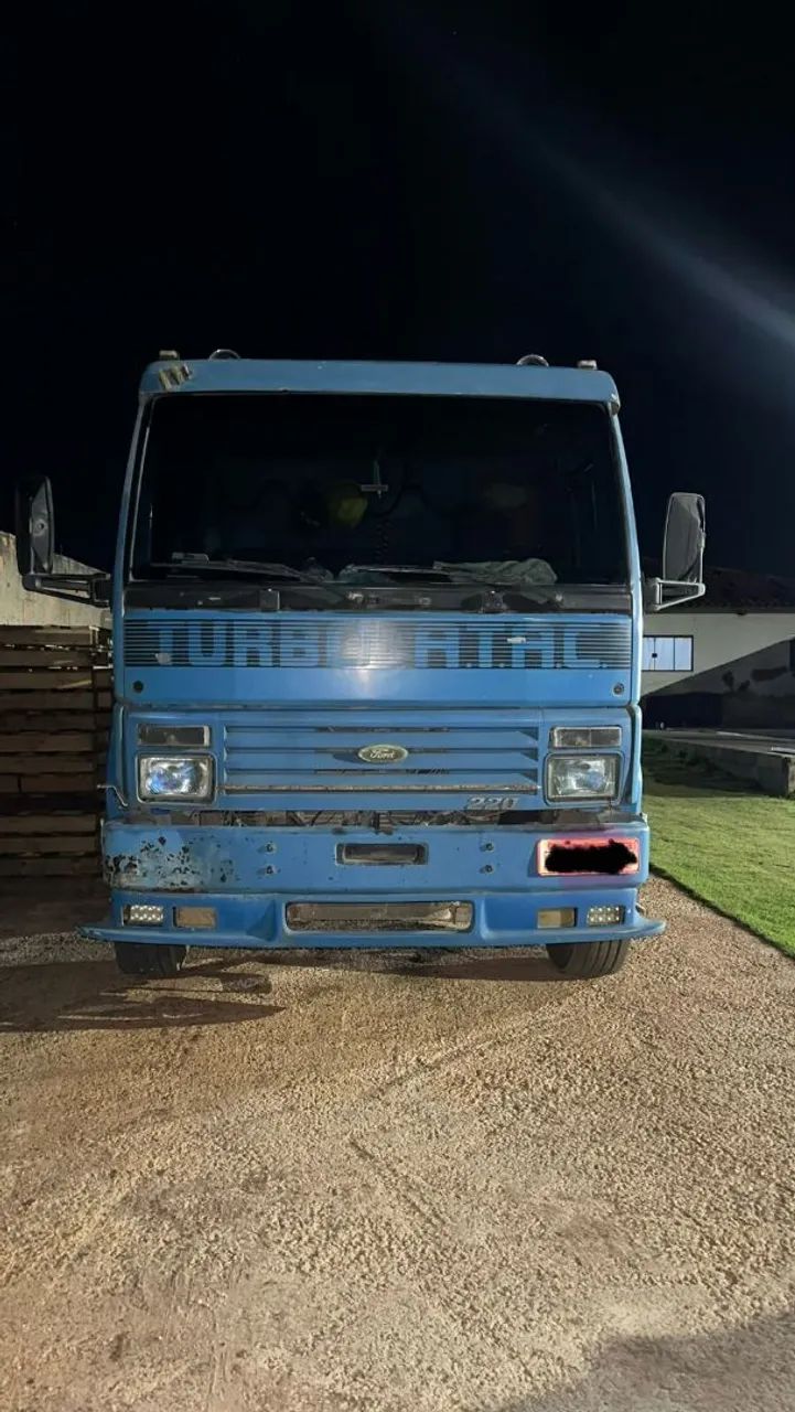 Ford cargo 1418....