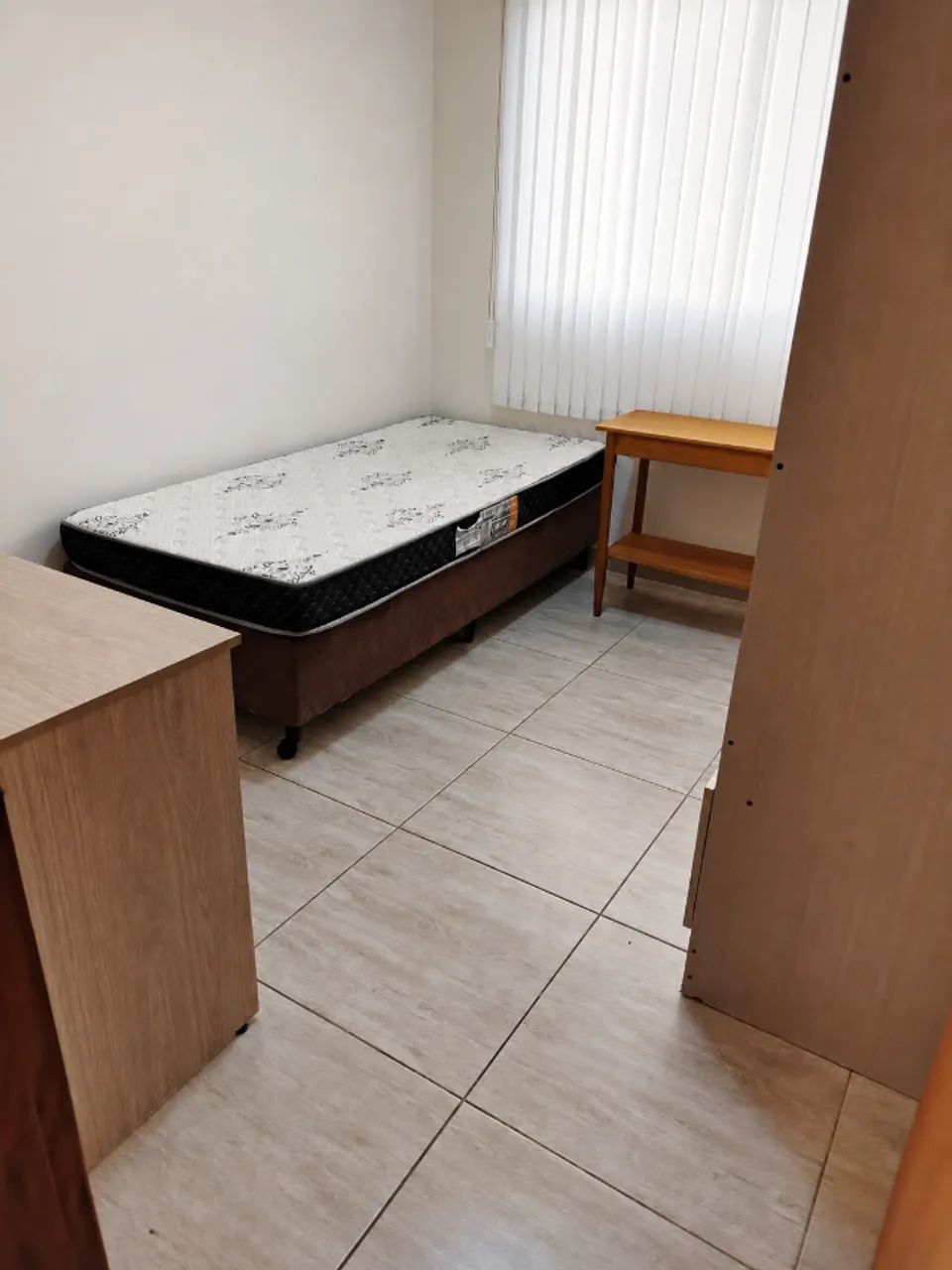 Alugo quarto individual mobiliado - Foto 3
