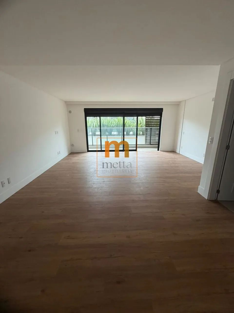 Studio de 47 m² com vaga de garagem no La Spezia, em Florianópolis