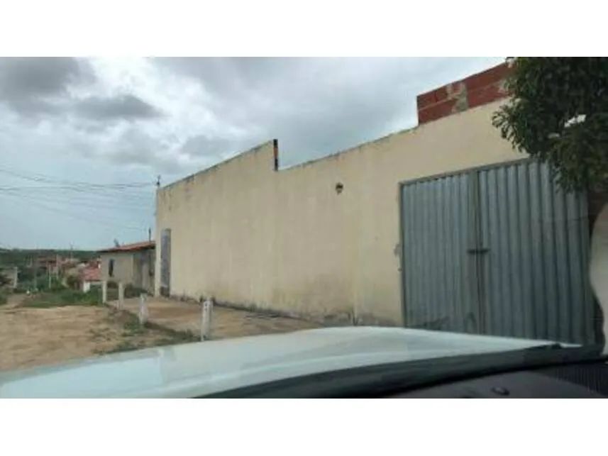 Casa em Leilão - Canindezinho - Canindé - CE