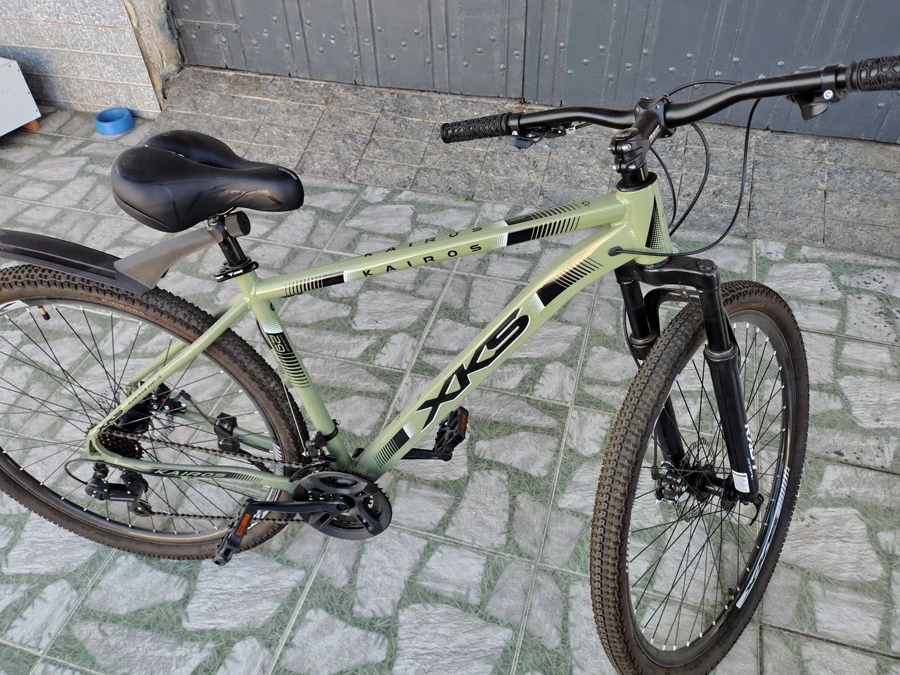 Bicicleta quadro alumínio com marcha aro 29 - Foto 3