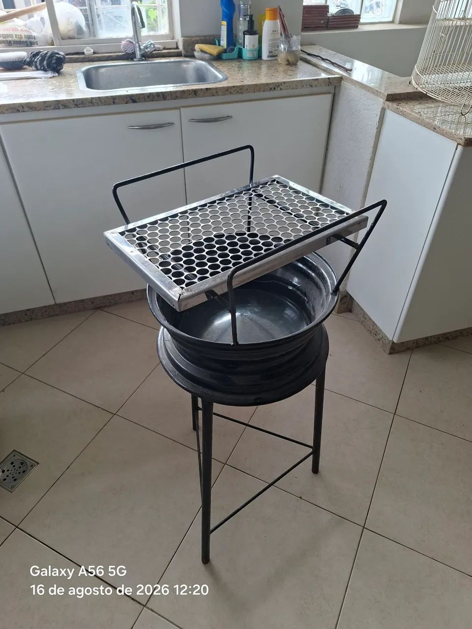 Churrasqueira de roda de carro 