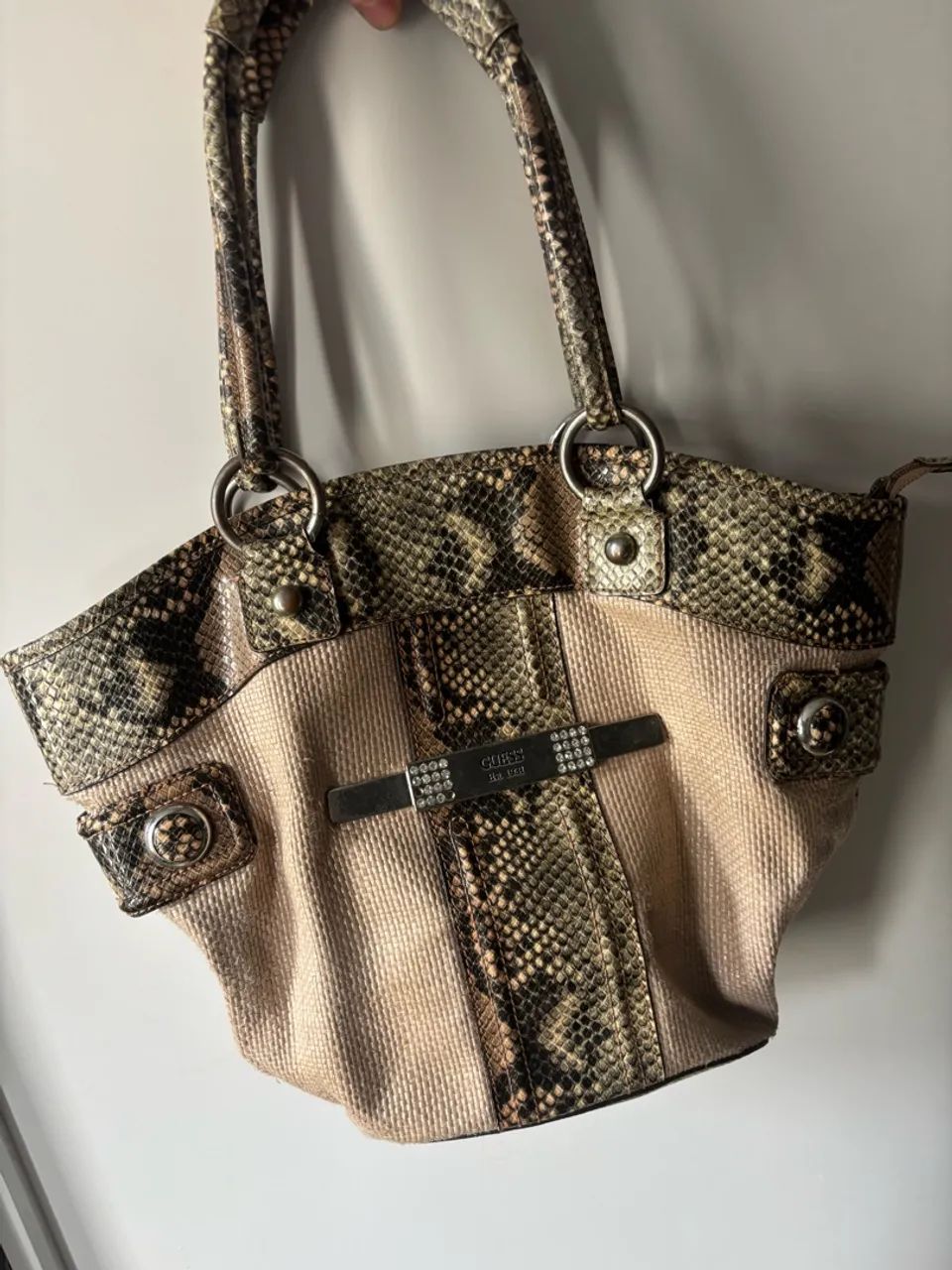 bolsa guess vintage bege e cobra