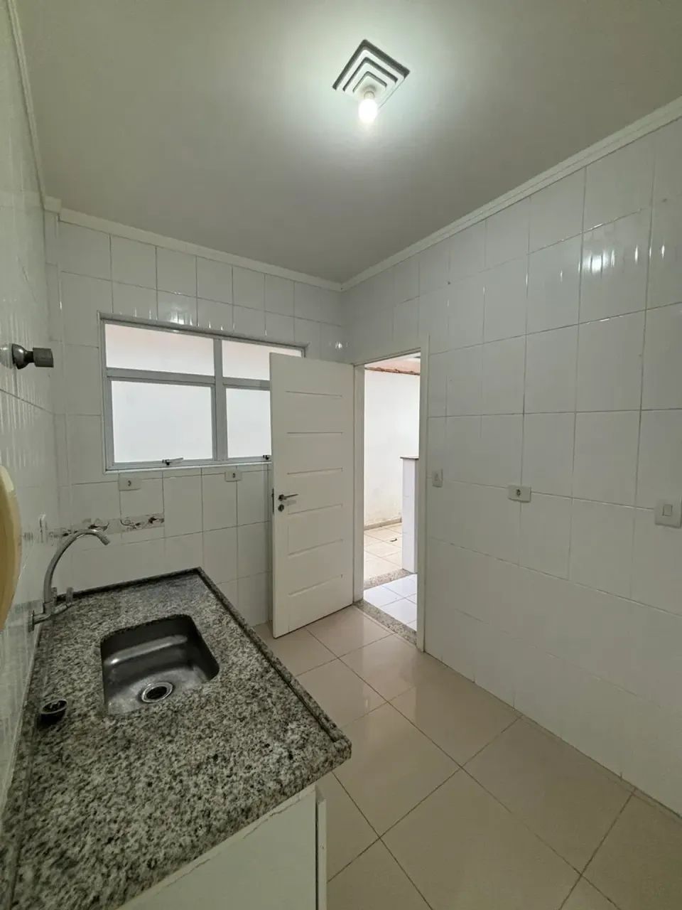 casa sobreposta térrea para locação com 1 dormitório - Foto 4