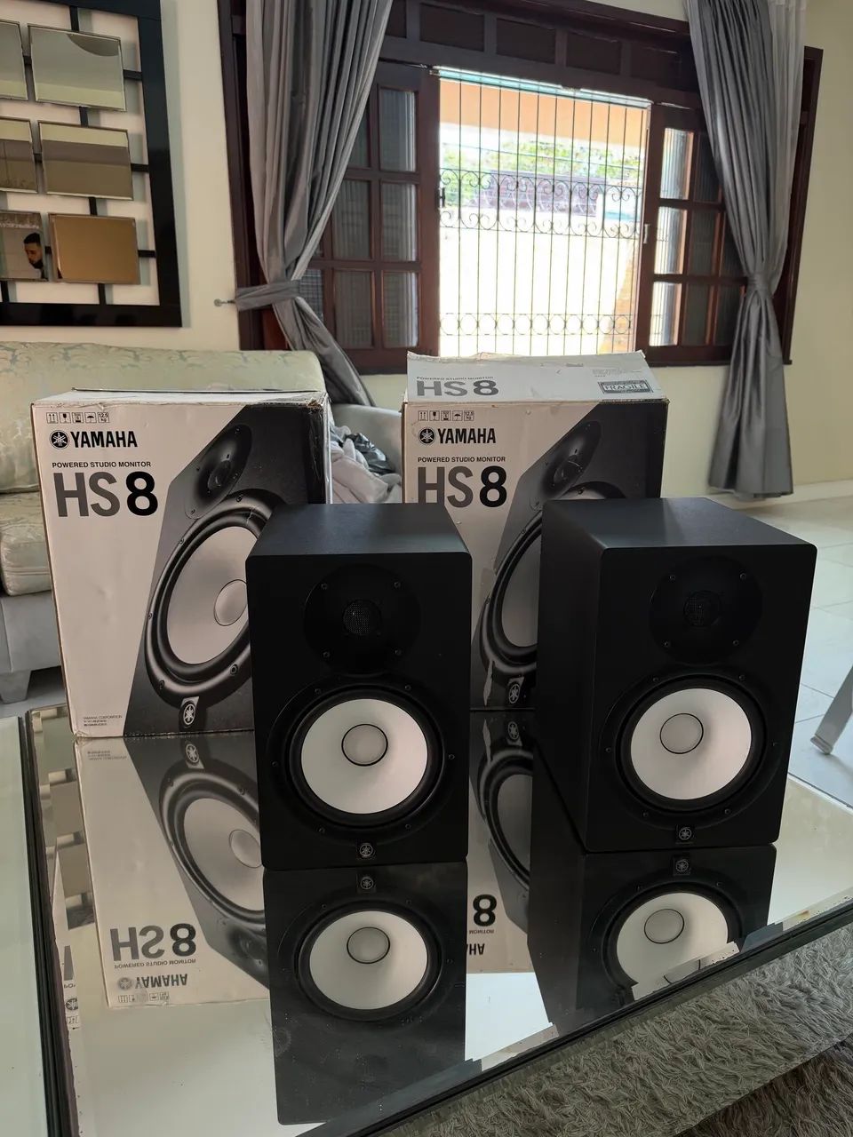 Caixas de som Yamaha HS8