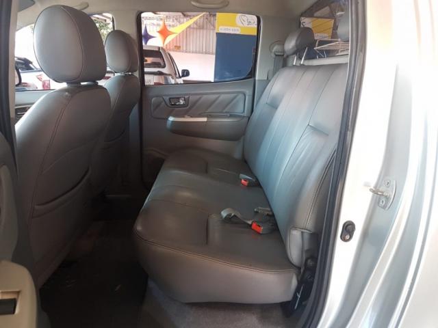 TOYOTA HILUX SW4 SRV D4-D 4X4 3.0 TDI DIES. AUT - Foto 6