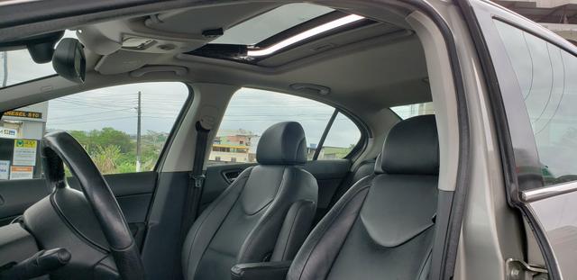 Peugeot 408 top de linha,muito economico faz 12 na pista com 2 pneus novos emplacado 2020 - Foto 6