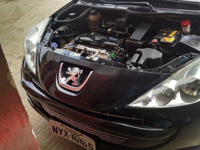 Peugeot 207 11/12 2 portas com apenas 47 mil KM originais, 2º dono