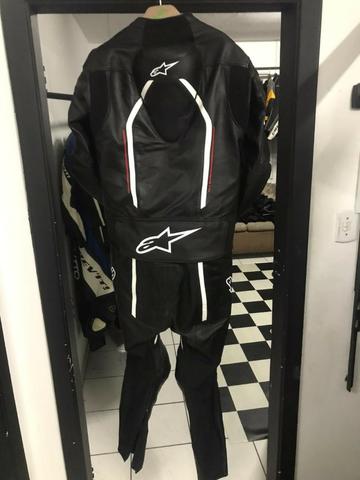 2999 em 10x s/ juros. Macacão Alpinestars Motegi V2, 56 Eur usado 2 vezes - Foto 3
