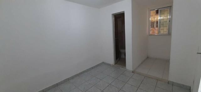 Casa de Vila 1 Qto -Tranversal a Av Dom Hélder Câmara - Foto 4