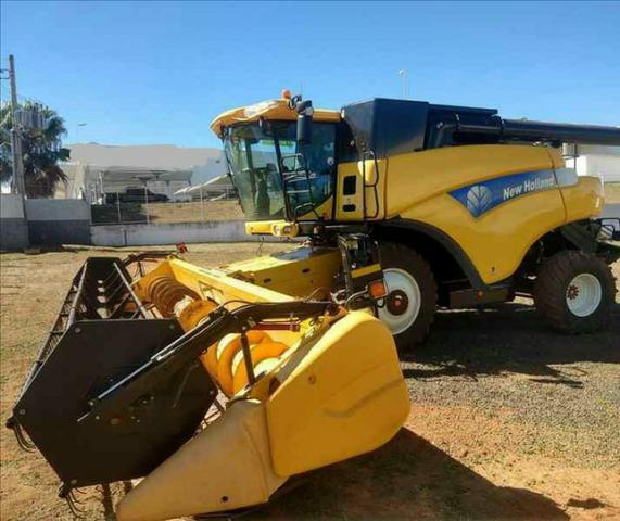 Colhetadeira new holland