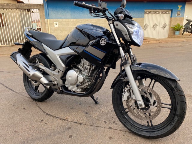 YAMAHA FAZER 250 13/14 PRETA MUITO NOVA PARA PESSOAS EXIGENTES