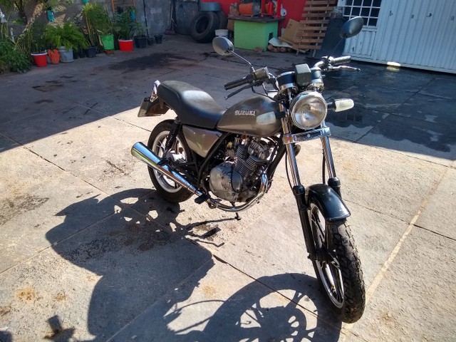 INTRUDER 125 SUZUKI