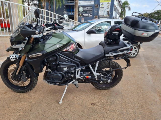 TRIUMPH TIGER 1200