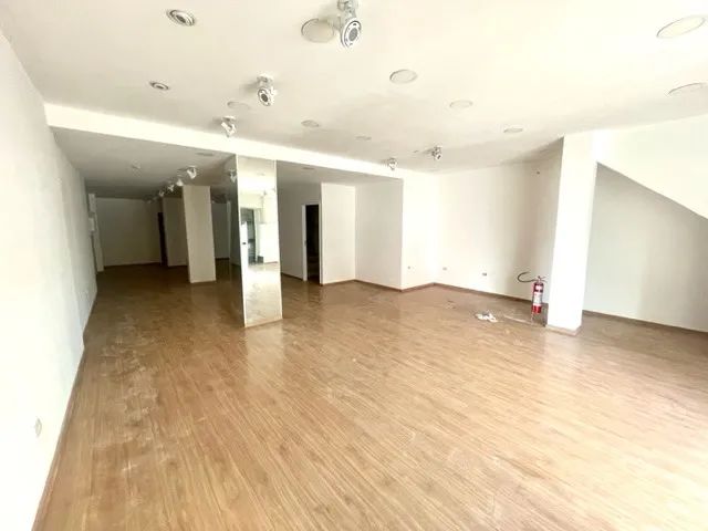 Linda loja - 130m2 no terreo  - 170m2 total - 150 metros metrô Praça da Árvore - Foto 2