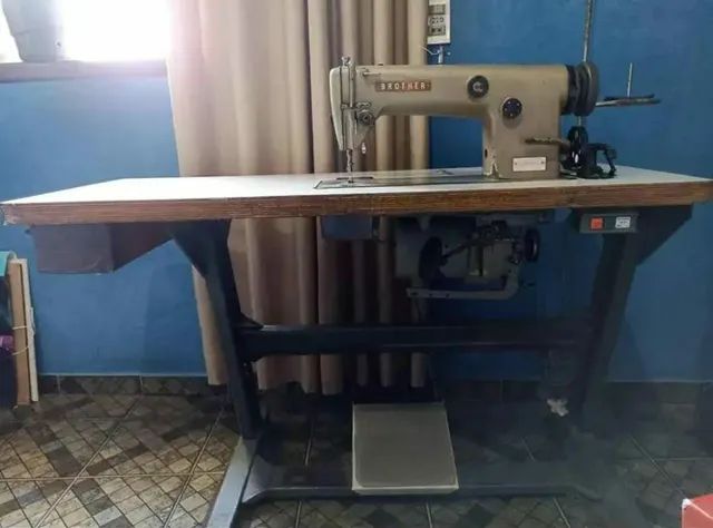 Maquina de costura reta industrial Brother - Foto 2