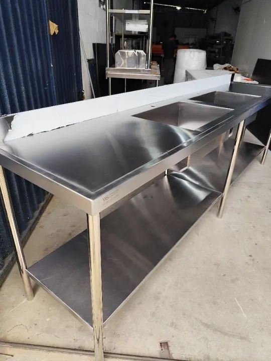 Pia em Aço Inoxidável de Cuba Dupla 