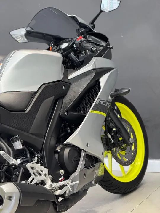 Yamaha YZF R15 ABS 2024 - Foto 15