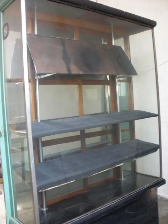 Vitrine grande e alta, expositor com prateleiras ajustáveis.64842070294403120