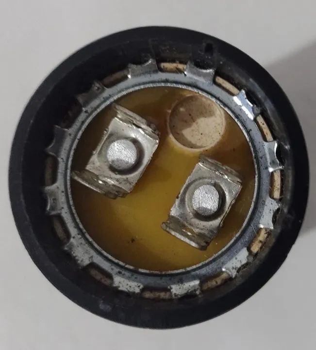 Capacitor De Partida Eletrolítico 88 - 108 Uf 220 Vca Dugold <br><br>88 - 108 Uf 220 Vca Dugold<br> - Foto 3