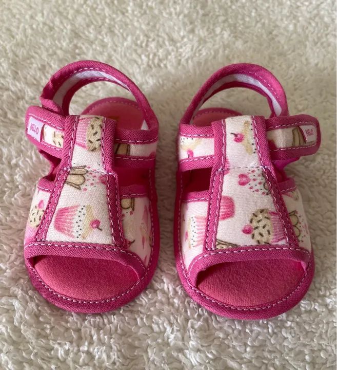 Sandália bebê - Nova - Tam. 14 e 17 - Foto 2