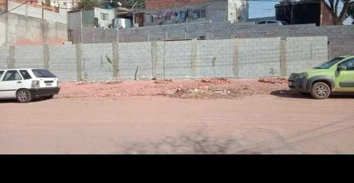 Terreno Padrão para Alugar no Bairro Bandeiras, Osasco - Oportunidade única!