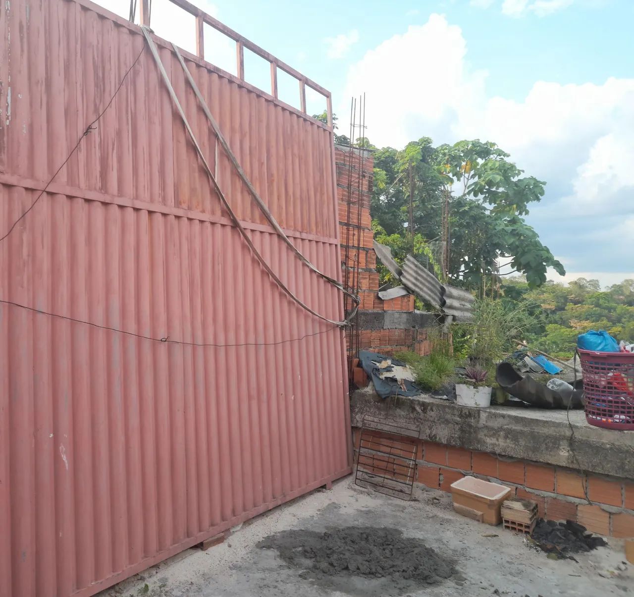 Portão grande de Ferro novo em ótimo estado - Foto 2