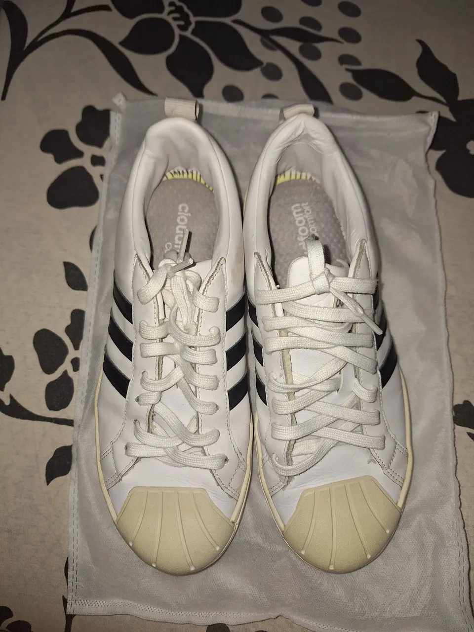 Adidas Original Superstar Branco com Detalhes Clássicos