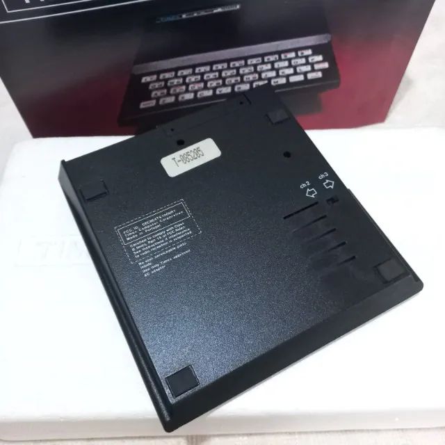 Clássico Timex Sinclair 1000 + Sinclair 1016 16K RAM Module com Caixas  - Foto 2