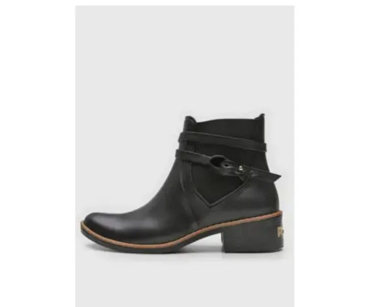 Bota em couro