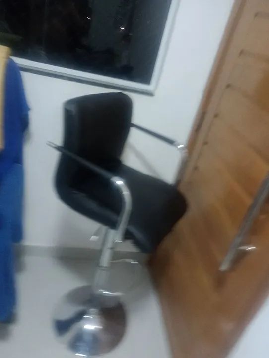 Cadeira Giratória de Escritório - Moderna e Confortável - Foto 3