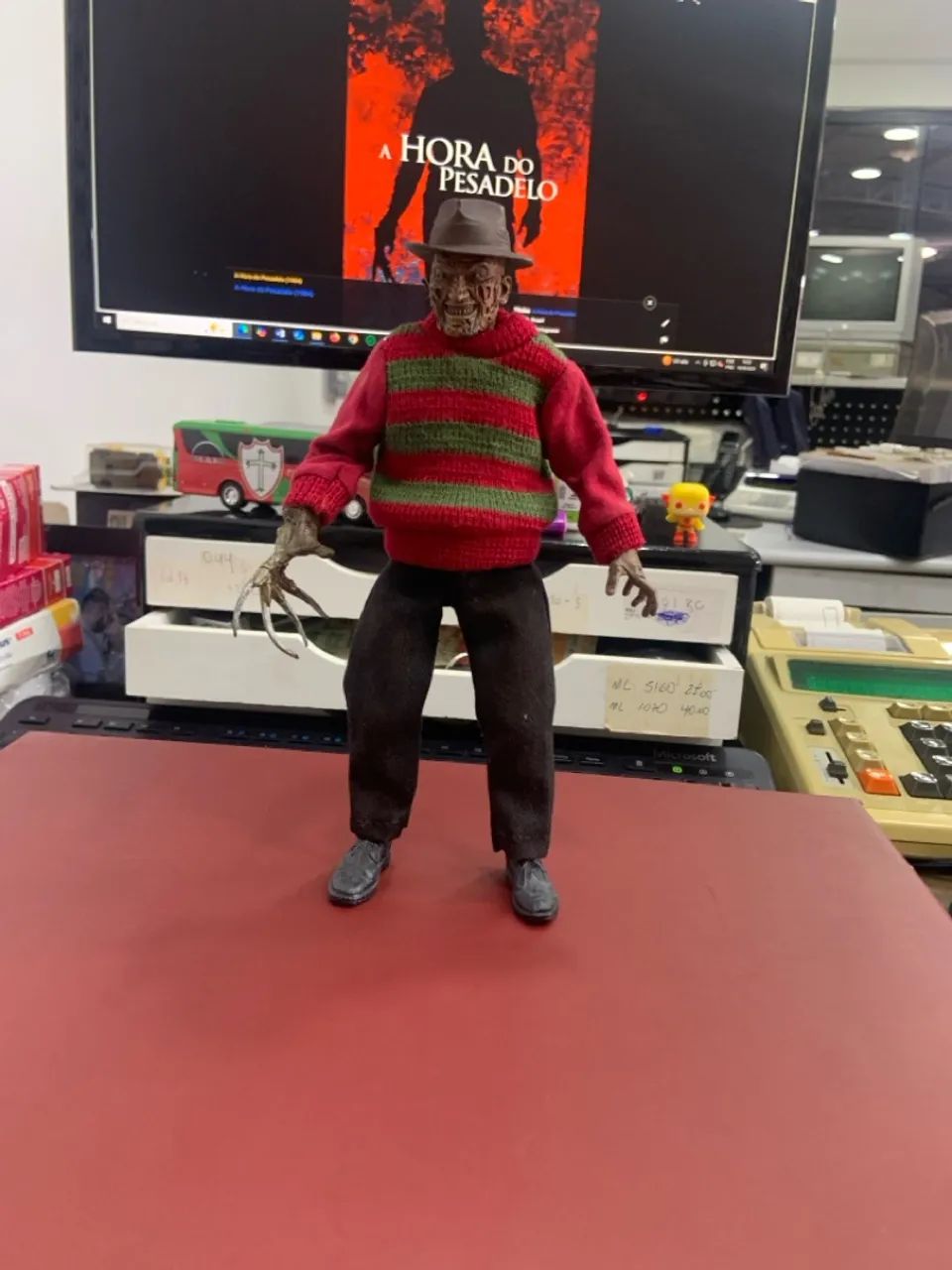 Freddy krueger neca a hora do pesadelo clothed 