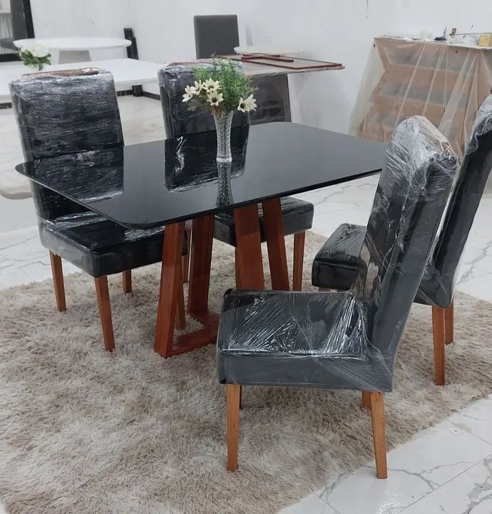 Mesa de Jantar 4 Cadeiras em Vidro Preto 100% Madeira - Foto 3