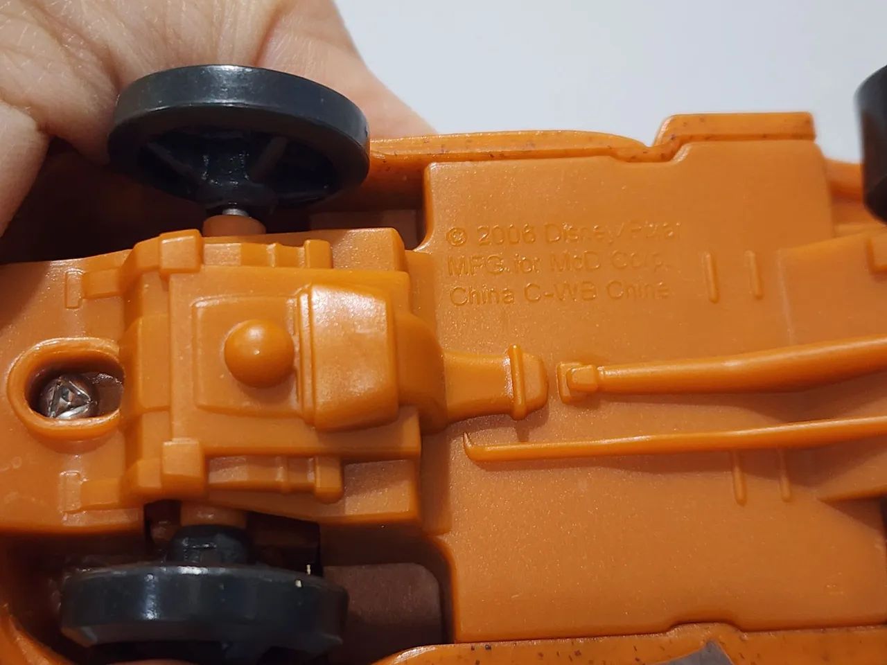 Miniaturas Carros Disney Pixar - Mater e Sally - Foto 4