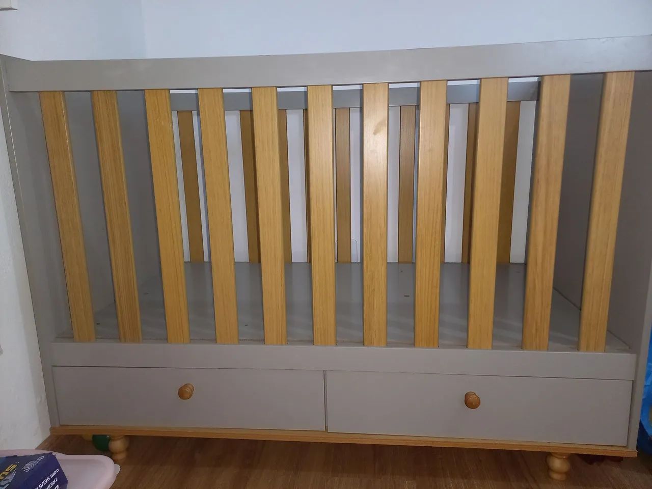 Berço com 2 gavetas - seminovo 
