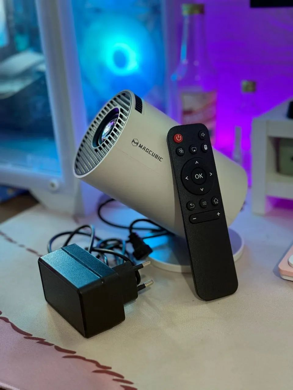 Projetor hy300 pro original magcubic Android 720p HD - Foto 3