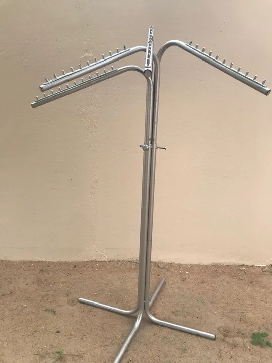 Cabideiro de Metal para Roupas