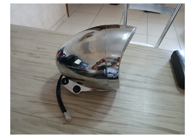 Farol Bullet Cromado para motos custom