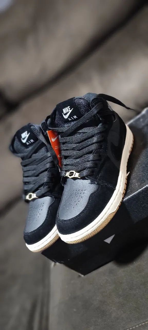 Air Jordan 1 Black Sneakers