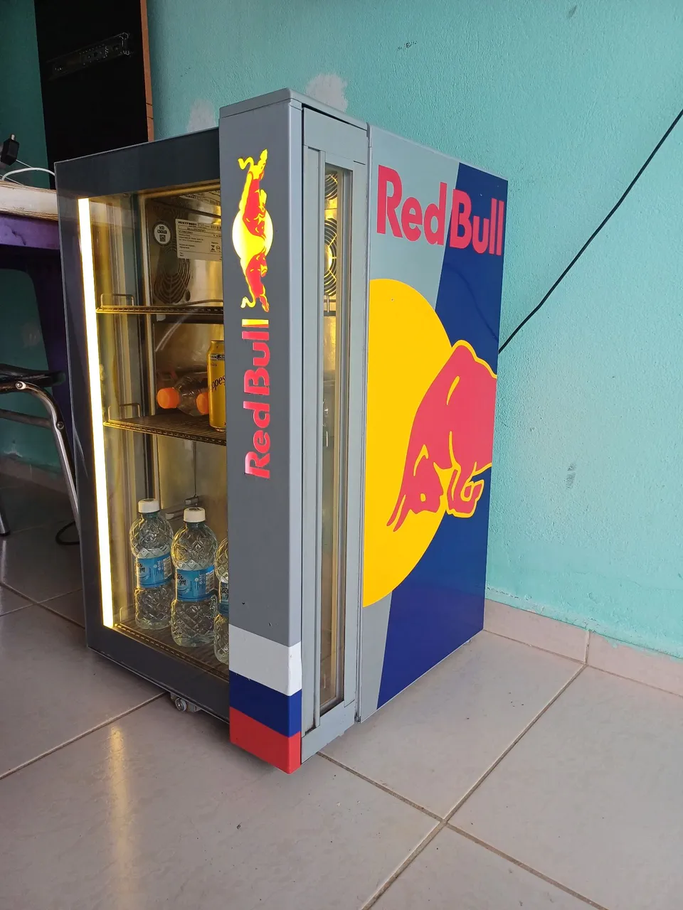Mini Geladeira Red Bull