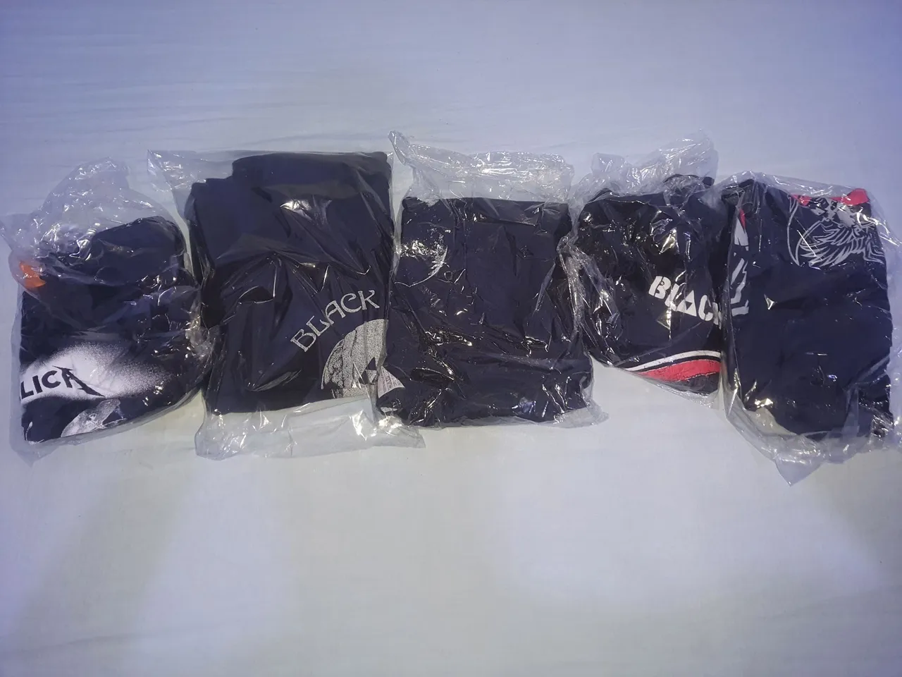 5 Camisetas Rock - Black Sabbath, AC/DC, Metallica e Guns N' Roses