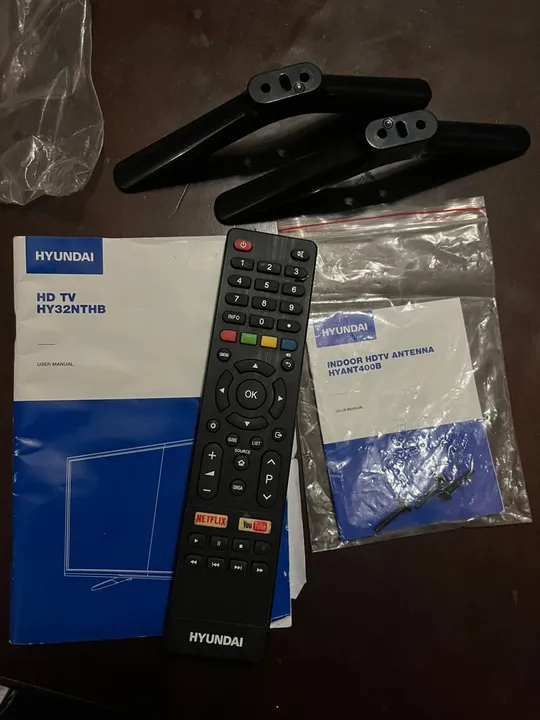 Controle e tripé para Tv Hyundai