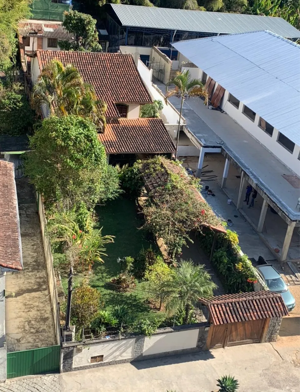 Alugo Casa para fins comerciais no centro de Teresópolis 200m da igreja 
