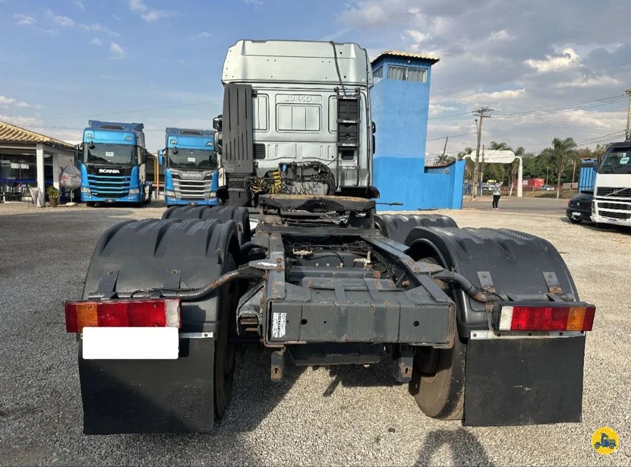 IVECO STRALIS 440 6X2<br>2013/2013<br>TETO ALTO<br>AUTOMÁTICO - Foto 5