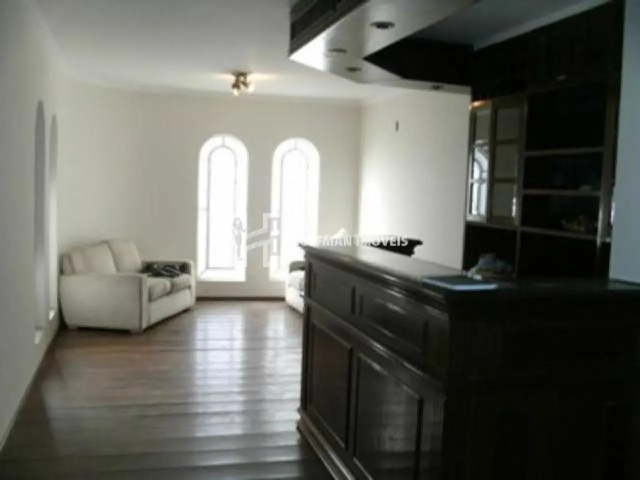 Casa para alugar com 495m² 3 quartos e 5 vagas de garagem no bairro Osvaldo Cruz.