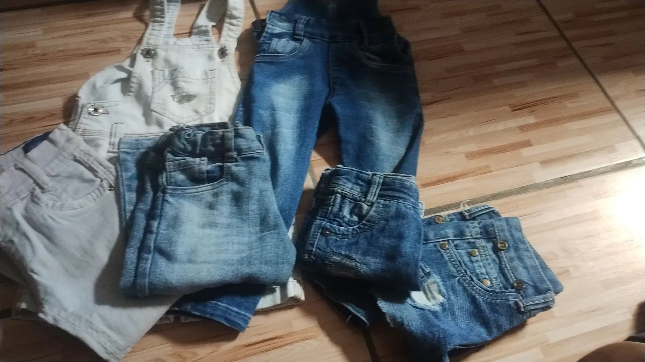 Lote de roupas infantis em ótimo estado