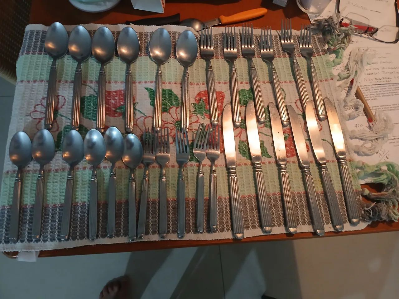 Jogo de talheres com 30 peças, sem caixa mas novo