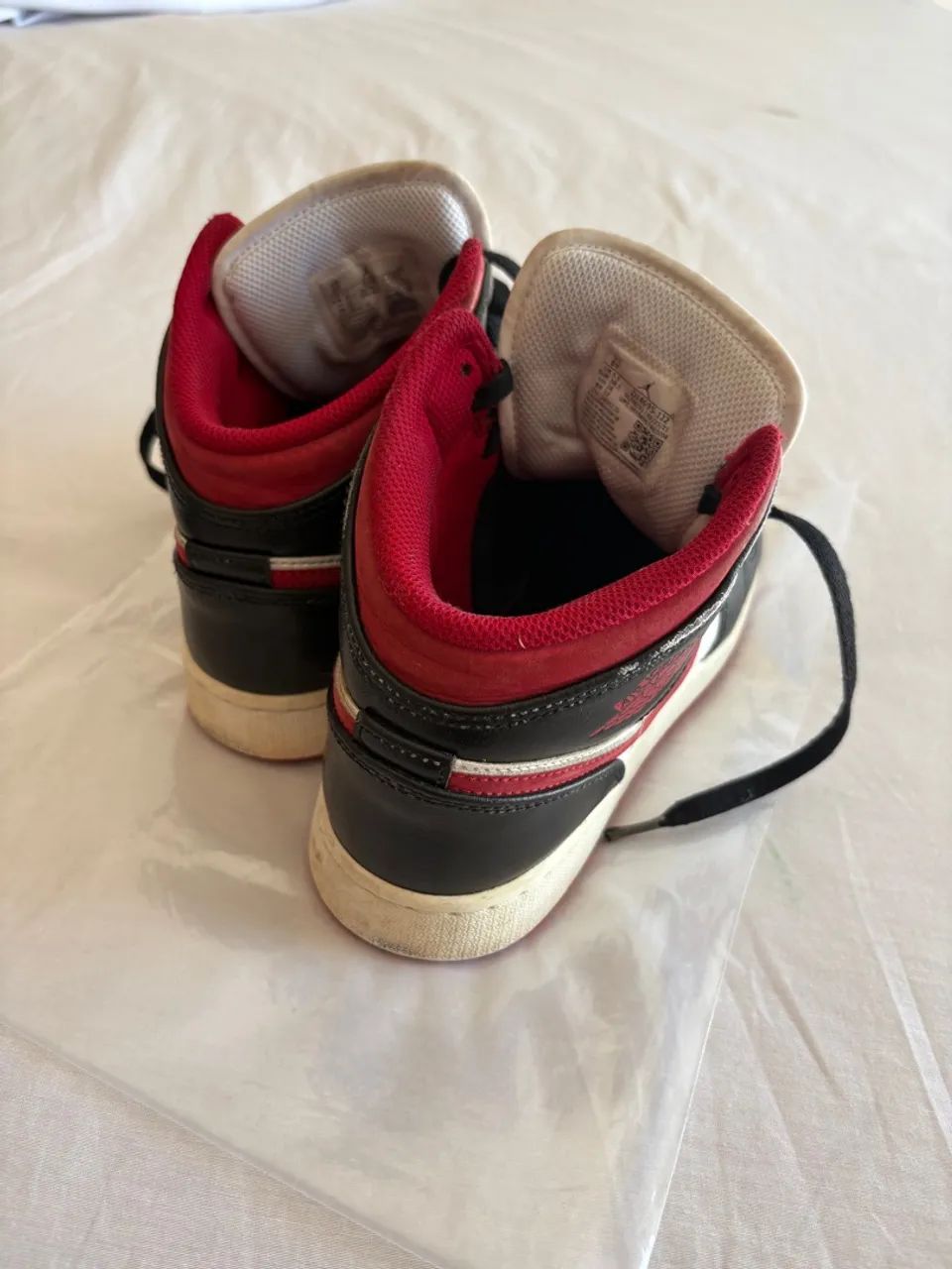 Air Jordan 1 Retro High OG - Black/White/Red - Foto 2